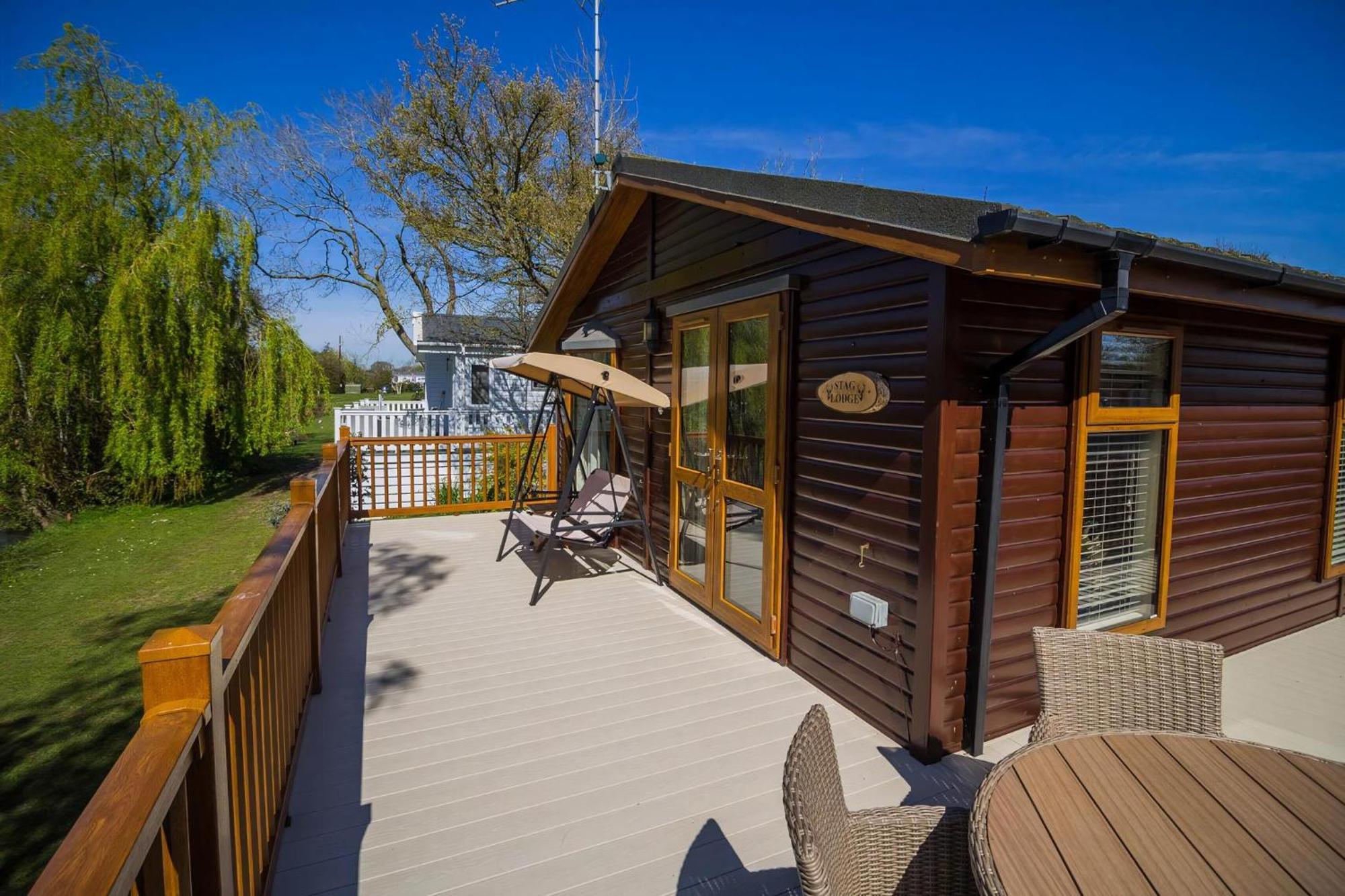Stunning Lodge With Free Wifi For Hire At Carlton Meres In Suffolk Ref 60013M Саксмъндам Екстериор снимка
