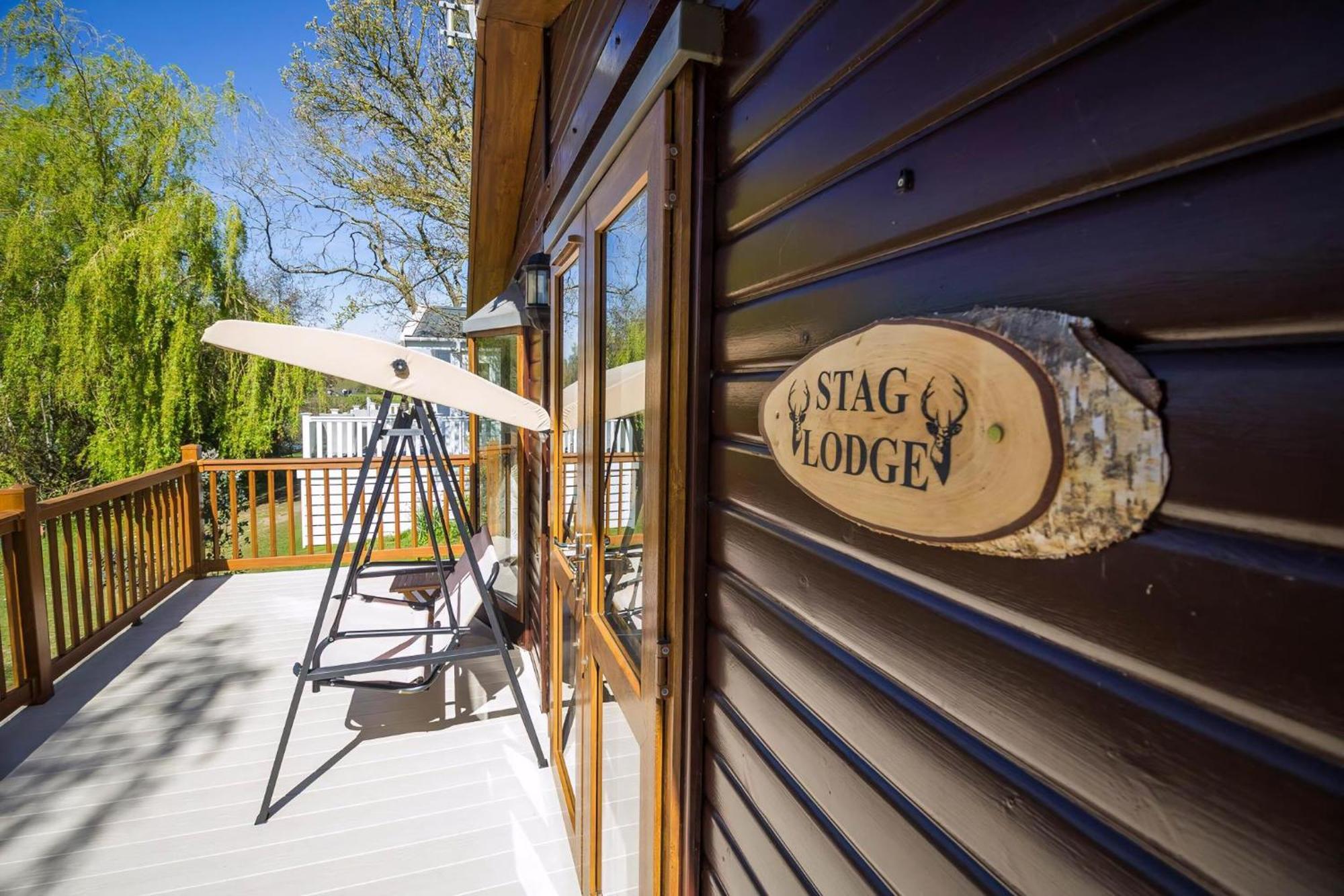 Stunning Lodge With Free Wifi For Hire At Carlton Meres In Suffolk Ref 60013M Саксмъндам Екстериор снимка